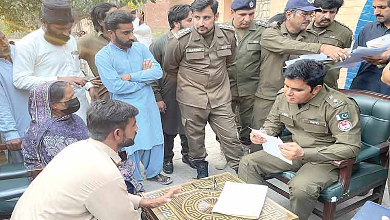 ڈی پی او خانیوال کی کھلی کچہری، مسائل کے حل کیلئے احکامات