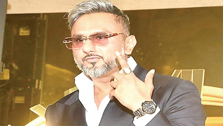 دبئی بالکل محفوظ ، کام  جاری ہے :یویو ہنی سنگھ 