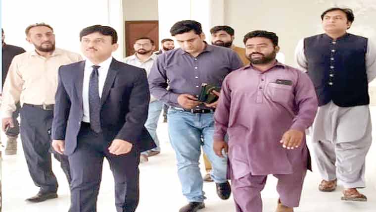 کمشنر کا بورڈآف انٹرمیڈیٹ اینڈ  سیکنڈری ایجوکیشن کی زیر تعمیر عمارت کا دورہ 