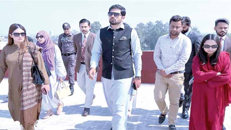 اے سی کا زیر تربیت افسروں کیساتھ کیو ڈی پی ایس کا دورہ 