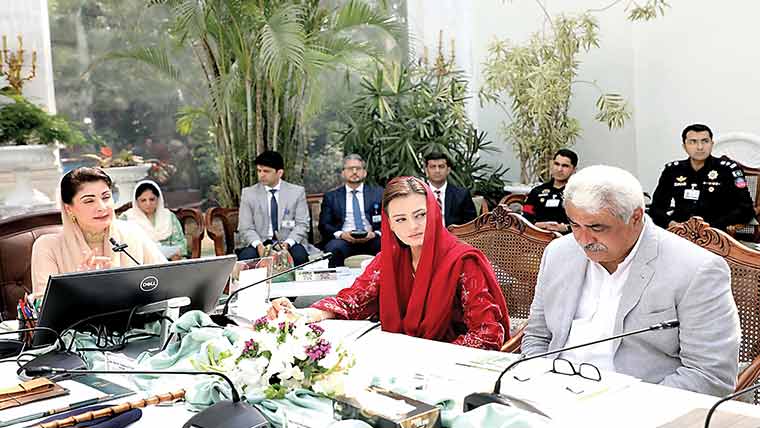 سماج دشمنوں  کی ڈیجیٹل مانیٹرنگ ضروری،کھلا نہیں چھوڑ سکتے:مریم نواز