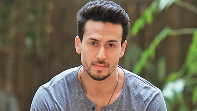 کیک کھائیں لیکن جم بھی  جائیں:ٹائیگر شیروف