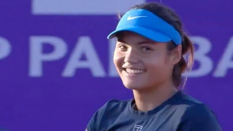  ایما راڈوکانو فطری کھیل کی واپسی کیلئے  مختلف کوچز سے رہنمائی کی خواہاں