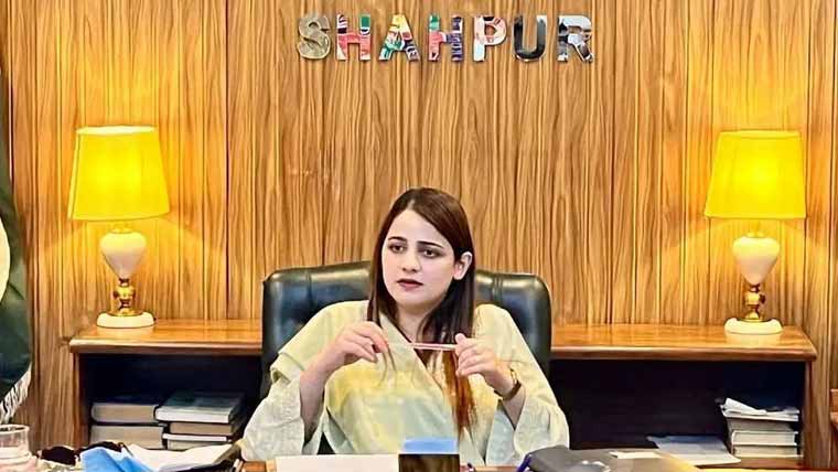 اسسٹنٹ کمشنر شاہپور کا صفائی  کے انتظامات چیک کرنے کیلئے  مدینہ ٹاؤن کادورہ 