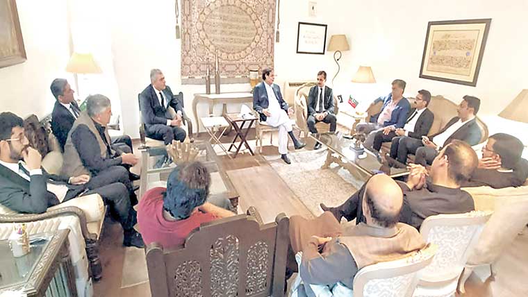 پرویزالٰہی سے ہائیکورٹ بار کے عہدیداروں کی ملاقات