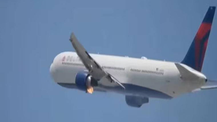 ملتان :پرندہ ٹکرانے سے طیارے میں آگ بھڑک اٹھی 