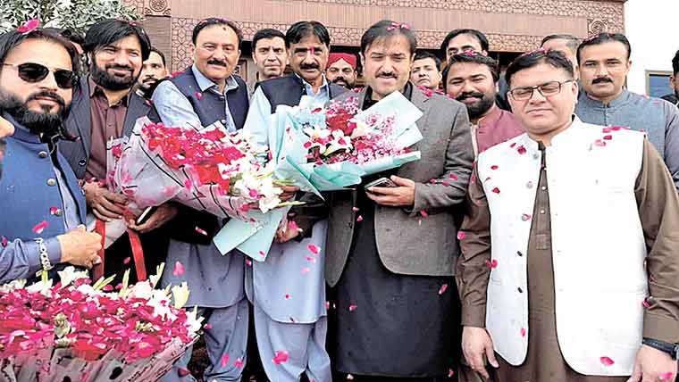  ڈسکہ میں سڑکوں ، نکاسی آب منصوبوں پرکام جاری:ذیشان رفیق 