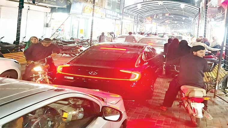 تجارتی مراکز میں شدید ترین ٹریفک جام ، معمول، شہری خوار