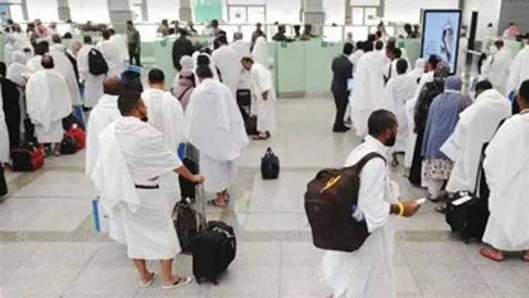 پشاور ایئرپورٹ فلائٹ آپریشن معطل،عمرہ زائرین جدہ میں خوار 