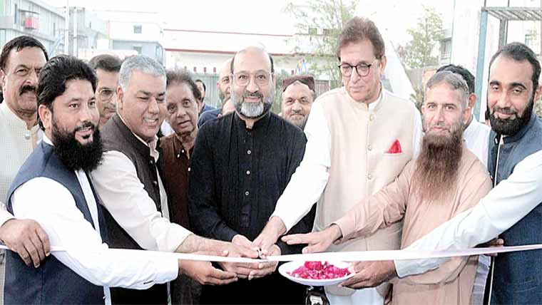 طارق سبحانی نے ڈسکہ روڈ سیالکوٹ  پر پاک پیڈل کلب کا افتتاح کر دیا