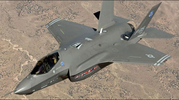 ایٹمی ہتھیارلے جانے والے امریکی طیارے برطانیہ پہنچ گئے 