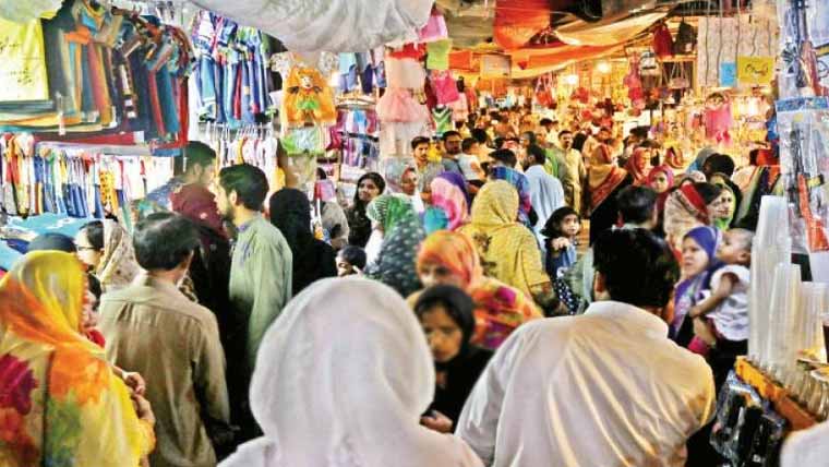 کلورکوٹ کے بازاروں میں  خریداروں کا رش لگ گیا 