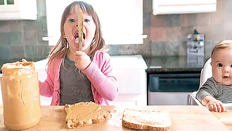  بڑے بہن بھائی مونگ پھلی کھائیں تو چھوٹوں میں الرجی کا خطرہ 