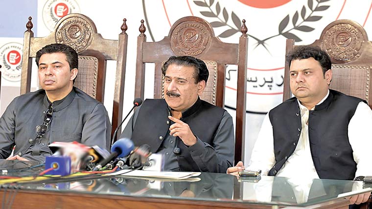 پاکستان خطے میں امن کیلئے کردار ادا کرے :اپوزیشن جماعتیں 