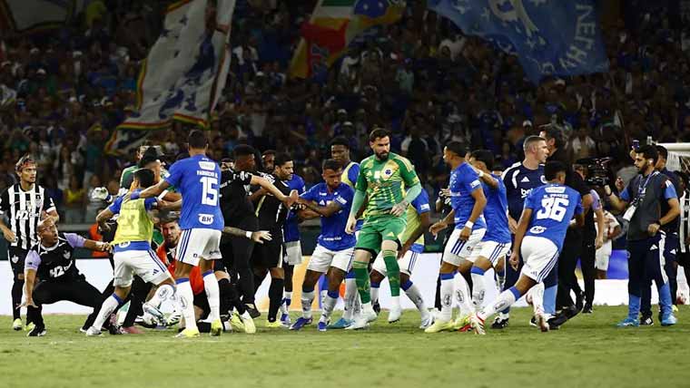 برازیل:فٹبال میچ میں جھگڑا، 23ریڈ کارڈز کا ریکارڈ قائم