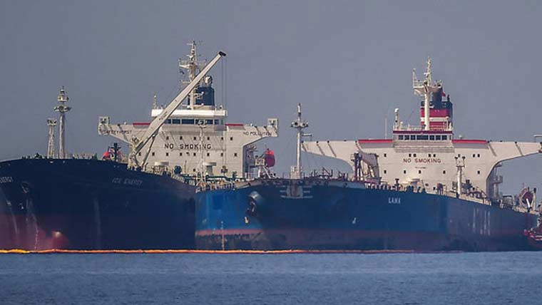 امارات سے تیل بردار جہاز کراچی پہنچ گیا، دوسرا آج آئیگا