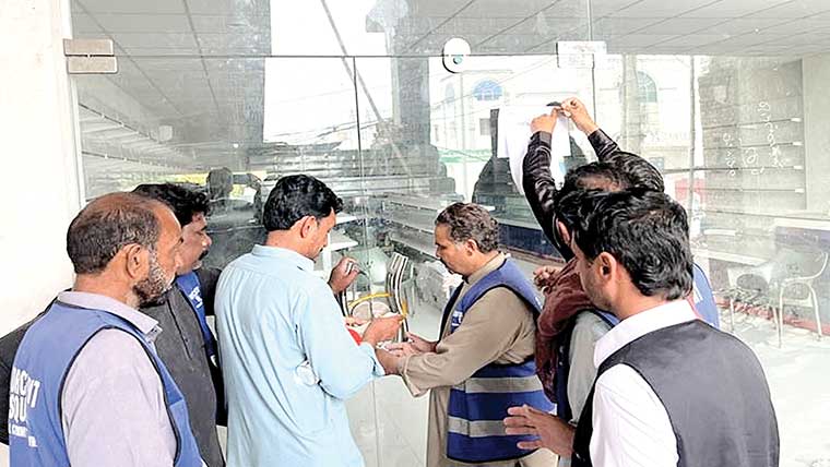 میانوالی نے شہر میں غیر قانونی تعمیرات کیخلاف انفورسمنٹ آپریشن 