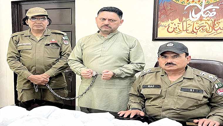ماڈل ٹائون پو لیس نے ڈیلر پکڑ لیا ، 13کلو سے زائد منشیات برآ مد 