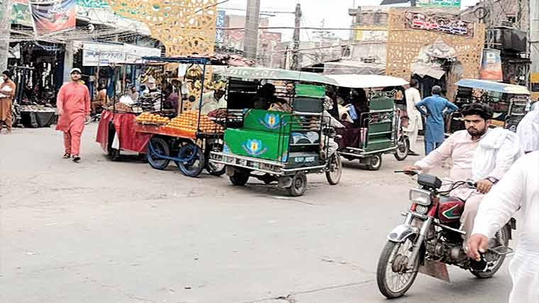 علی پور چٹھہ: رکشوں کے ناجائز اڈے ٹریفک جام