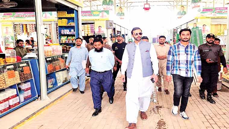 ڈی سی کا نگہبان رمضان بازار کا دورہ،سہولیات کاجائزہ 