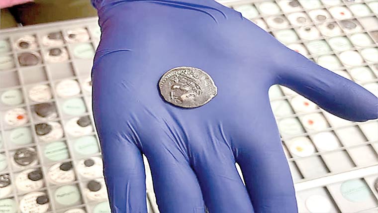 کرائے کیلئے استعمال شدہ سکّہ دو ہزار برس پُرانا نکلا