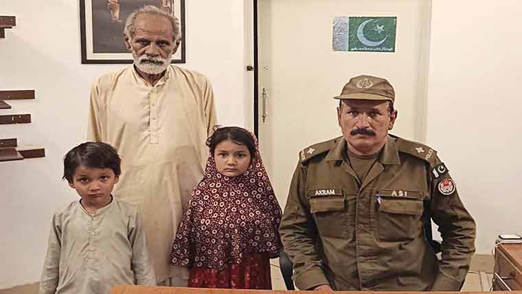 پولیس کارروائی،2 گمشدہ کمسن بچے والدین کے حوالے 