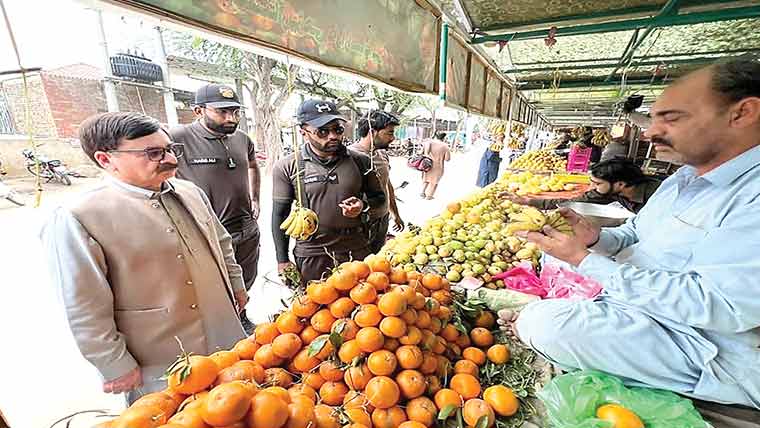 پرائس کنٹرول مجسٹریٹس کا  مارکیٹوں اور بازاروں کا دورہ 