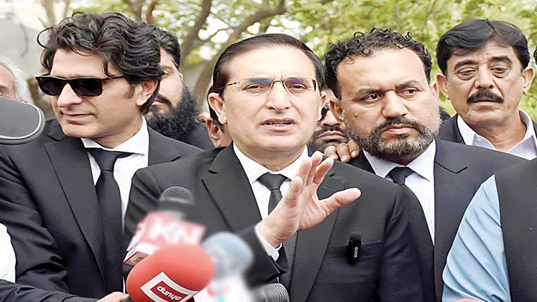 کمیٹیا ں  چھوڑ  کر  کچھ  نہ ملا، اسمبلیوں  سے  مستعفی  ہوجائیں:اپوزیشن  اجلاس  میں  تجویز