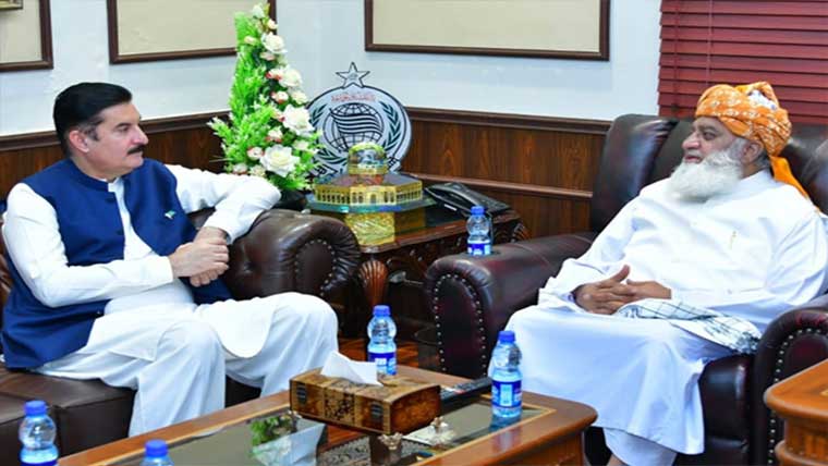 فیصل کنڈی کی فضل الرحمان سے ملاقات، سیاسی صورتحال پرگفتگو