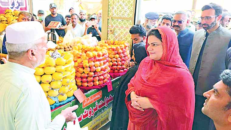 ٹو بہ :معاون خصوصی سلمیٰ بٹ کا رمضان نگہبان پیکج کا جائزہ