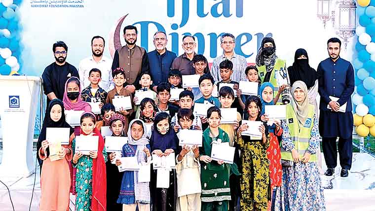 الخدمت چائلڈ پروٹیکشن سینٹرز کے بچوں کیلئے افطار ڈنر ، عید میلہ