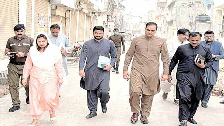  ڈپٹی کمشنر عائشہ کا فرنیچر مارکیٹ بیوٹیفکیشن منصوبے کا جائزہ