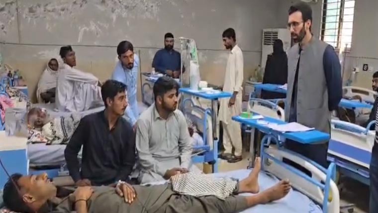 ڈپٹی کمشنر عمر عباس میلہ کا ڈسٹرکٹ ہیڈکوارٹر ہسپتال کا دورہ