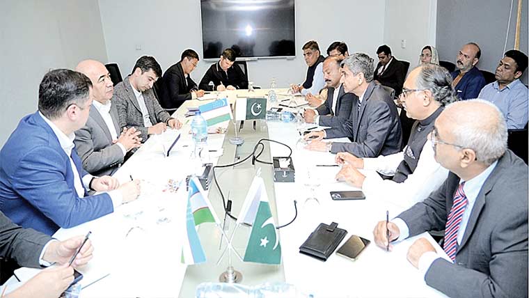 ازبک وفد کی لاہور آمد، زرعی و تجارتی تعاون بڑھانے پر گفتگو