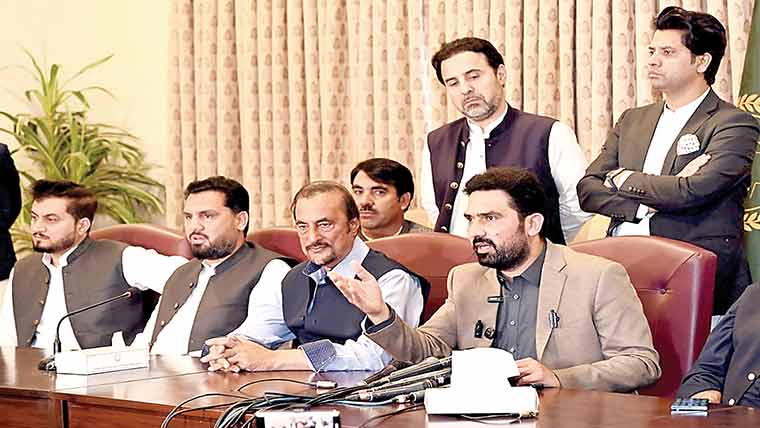 عمران کی صحت پرتشویش ،شفا ہسپتال منتقل کریں :آفریدی 