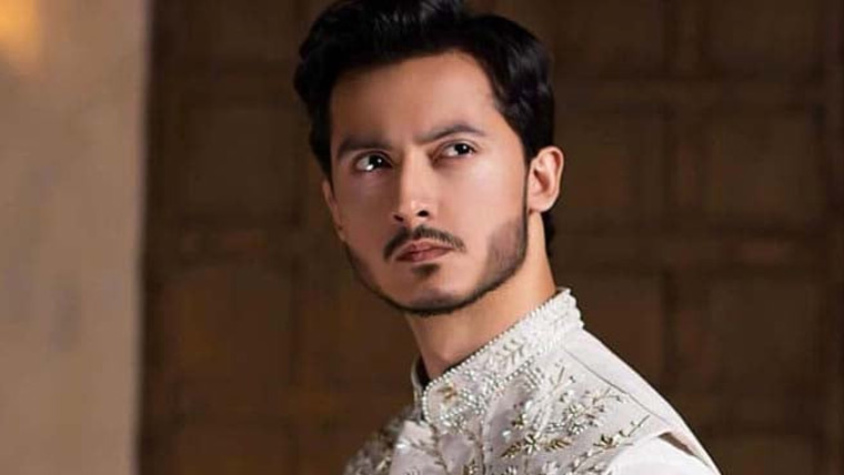 والد میرے لیے محنت کی  بڑی مثال ہیں:احسن افضل