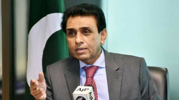 پولیس اورچورکا تعلق کراچی سے نہیں،خالد مقبول