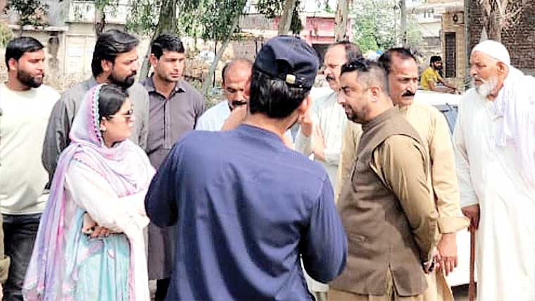 اسسٹنٹ کمشنر ڈسکہ کا گھوئینکی میں صفائی  کے ناقص انتظامات پر اظہار برہمی