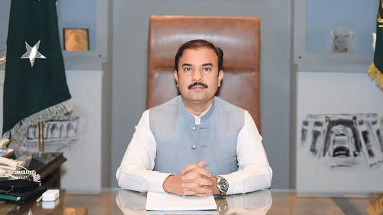 ڈپٹی کمشنر جھنگ کا رمضان بازار کا دورہ، نرخوں کی نگرانی پر زور