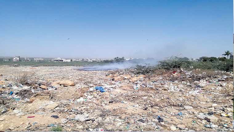 گلشن حدید:کچرا جلانے سے مکینوں کاسانس لینادشوار