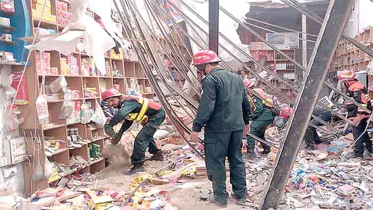 رحیم یار خان : امدادی رقم کی تقسیم، چھت گرنے سے 8 خواتین جاں بحق، 70 زخمی 