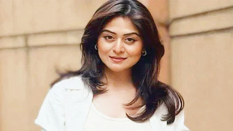 فلک ناز کی پروڈکشن ہاؤس کے عجیب مطالبے پر شدید تنقید