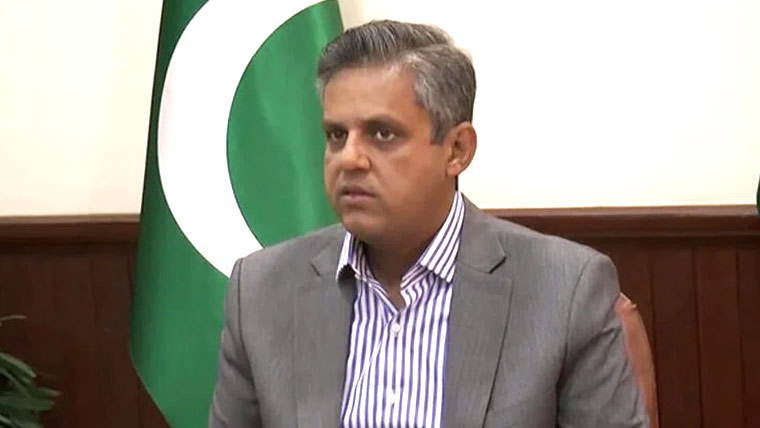 صوبائی وزیر کا بس اڈے کا دورہ، مسافروں سے کرایہ معلوم کیا