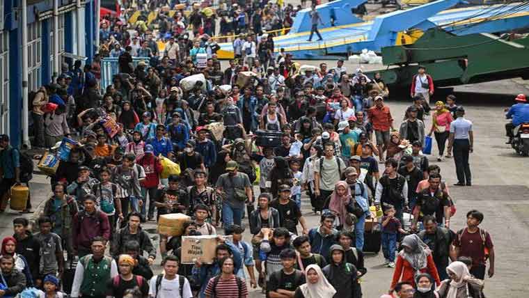 انڈونیشیا :عید کے موقع پر 1کروڑ 44لاکھ افراد کاآبائی شہروں کا رخ 