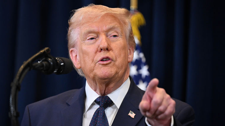 ٹرمپ بوکھلاہٹ کا شکار چند منٹوں میں متضاد بیانات 