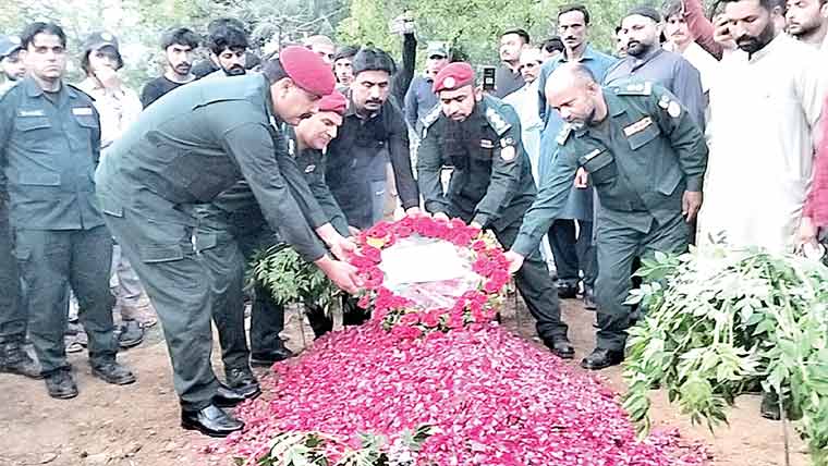 سیالکوٹ:نا معلوم افراد کے ہاتھوں قتل  ریسکیو 1122کا ڈرائیور سپرد خاک 