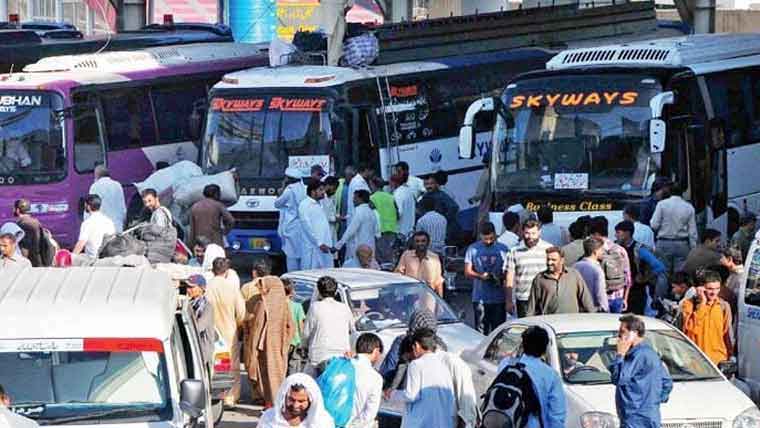 ٹرانسپورٹرز نے کرایے ڈبل کردیئے، ٹکٹوں کی بلیک مارکیٹنگ، شہری اڈوں پر خوار 