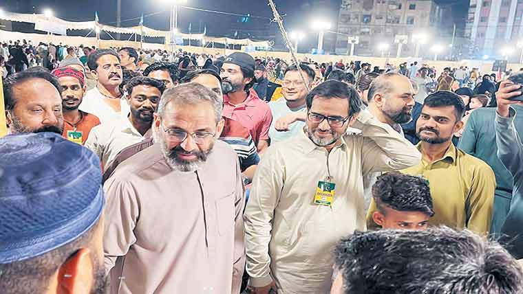 جماعت اسلامی کا تحفہ عید، 10ہزار بچوں میں کپڑے تقسیم