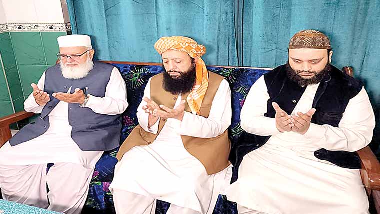 لیاقت بلوچ کی مولاناامجدسے ملاقات  ہمشیرہ کے انتقال پر اظہار تعزیت کیا 