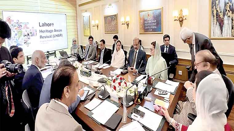 مریم نواز کا چاند رات پر بازاروں میں اضافی نفری تعینات کرنے کا حکم 